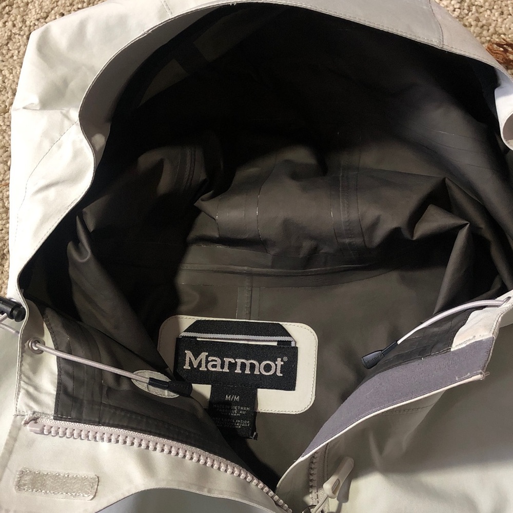 Marmot Light Gray Women’s Gore-tex Jacket, Size Medium - Picture 8 of 11